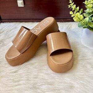 Beach by Matisse Solar Jelly Platform Slide Sandals Nude Tan Size 8